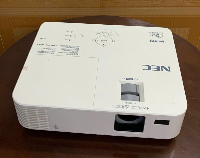 Thanh Lý Máy Chiếu NEC VE303 Giá Tốt, Bảo Hành Chu Đáo