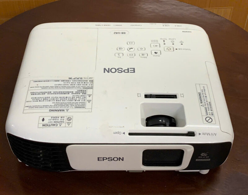 Thanh Lý Máy chiếu Epson EB-U42 Giá Ưu Đãi , Bảo Hành Chu Đáo